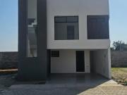 Atrás de Plaza San Diego Forjadores Cholula Casa nueva