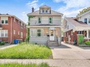 Attention Students & Young Professionals! Room for Rent:...