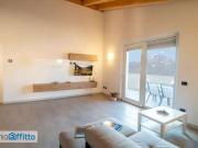 Attico arredato con terrazzo Centro