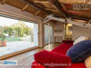Attico arredato con terrazzo Centro storico
