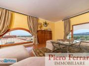 Attico arredato con terrazzo Chiaia