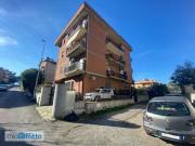 Attico arredato con terrazzo Saxarubra, labaro, prima porta
