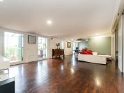 Attico con giardino in via maria gianni 85, Catania