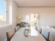 Attico in affitto a Roma via degli avignonesi, Barberini