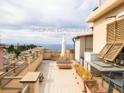 Attico in vendita a Genova via Angelo Carrara, Quarto