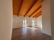 Attico in vendita a Mariano Comense piazza Roma, 68