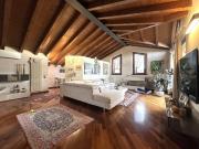 Attico / Mansarda in vendita a Scanzorosciate BG