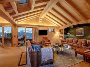 Attikawohnung mit hohem Standard zur wöchentlichen Miete