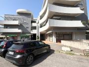 Locale commerciale in vendita a Roma, Portuense
