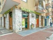 Attività Commerciale di 100 mq a Cinecittà, Quadraro Roma