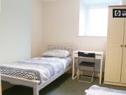 Attractive room to rent in 8 bedroom house in Stoneybatter