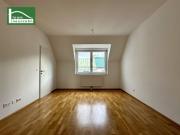 Attraktive 3 Zimmer Dachgeschosswohnung mit Balkon in...