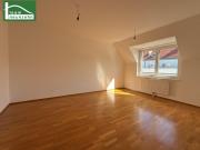 Attraktive 3 Zimmer Dachgeschosswohnung mit Balkon in...