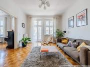 Attraktive 4 Zimmer Altbauwohnung mit Balkon und Aufzug