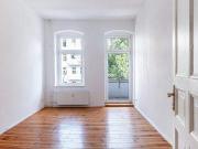 Attraktive Altbauwohnung mit Balkon in Berlin Moabit