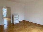 Attraktive Altbauwohnung mit französischem Balkon in Uninähe