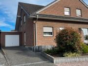 Attraktive Doppelhaushälfte mit großer Garage in Hückelhoven