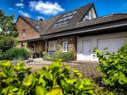 Attraktive Doppelhaushälfte mit Terrasse und Garten in...