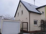 Attraktive Doppelhaushälfte zur Miete – Frankfurt...