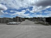 Attraktive Hallenfläche und überdachte Lagerfläche in...