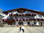 Attraktives Appartementhaus mit Café & Privatwohnung in...