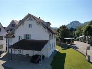 Attraktives Mehrfamilienhaus an zentraler Lage in Wahlen...