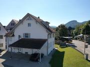 Attraktives Mehrfamilienhaus an zentraler Lage in Wahlen...