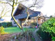 Attraktives Zweifamilienhaus mit zwei Wohneinheiten in...