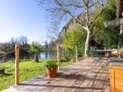 Au bord de la Dordogne, à la Roque Gageac Vallée de la...