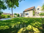 Au Coeur de la Bourgogne, dans le Vieux Village de...