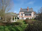 Au coeur du village de Montreuillon, maison Style...