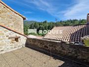 Au pied du Larzac méridional, dans superbe village,...