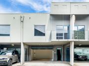 AUCTION MODERN STRATA UNIT: OCCUPY OR INVEST