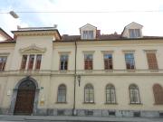 Außergewöhnliche Altbauwohnung in der Merangasse...