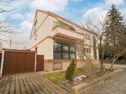 ! Auf Neubauniveau: ! Vollständig sanierte...