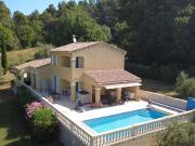 Aups, superbe villa sur 2510 m 2 de terrain au calme....
