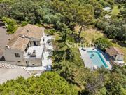 Auribeau sur Siagne: villa rénovée avec piscine, vue...