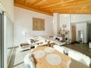 Außergewöhnlich möbliertes Dachgeschoss...