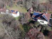 Außergewöhnliche Hofstelle mit 2 Wohnhäusern und 4 ha...