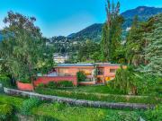 Außergewöhnliche Residenz mit angelegtem Garten und...