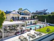 Außergewöhnliche Villa mit Panoramablick auf den See