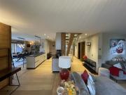 Außergewöhnliches Luxus Chalet aus Stein und altem Holz...