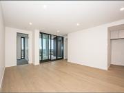 AUSTRALIAN LUXURY THAT FEELS LIKE HOME – IN THE HEART OF...