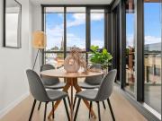 AUSTRALIAN LUXURY THAT FEELS LIKE HOME – IN THE HEART OF...