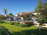 Auténtica vida andaluza en un cortijo de exquisito...