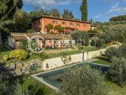 Autentico casale toscano con piscina e vista panoramica...