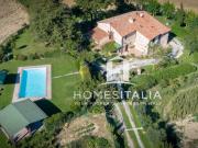 Autentico casale toscano con piscina, giardino e vista...