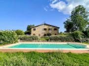 Authentic Countryside Villa in Amandola, Le Marche 479m²...