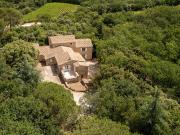 Authentique ferme dans le sud de la Drôme provençale....
