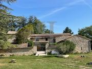 Authentique ferme en pierre sur un terrain de 11...